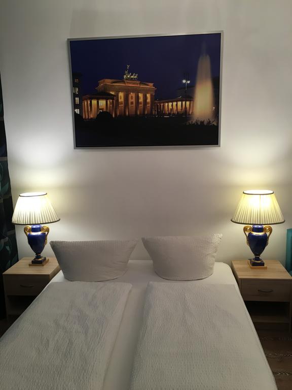 Hotel-Pension Adamshof Berlin Dış mekan fotoğraf