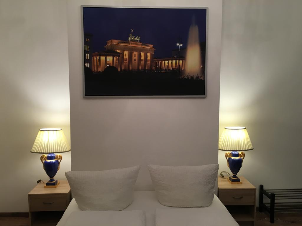 Hotel-Pension Adamshof Berlin Dış mekan fotoğraf