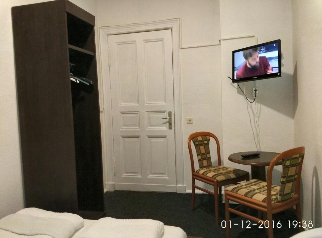 Hotel-Pension Adamshof Berlin Dış mekan fotoğraf