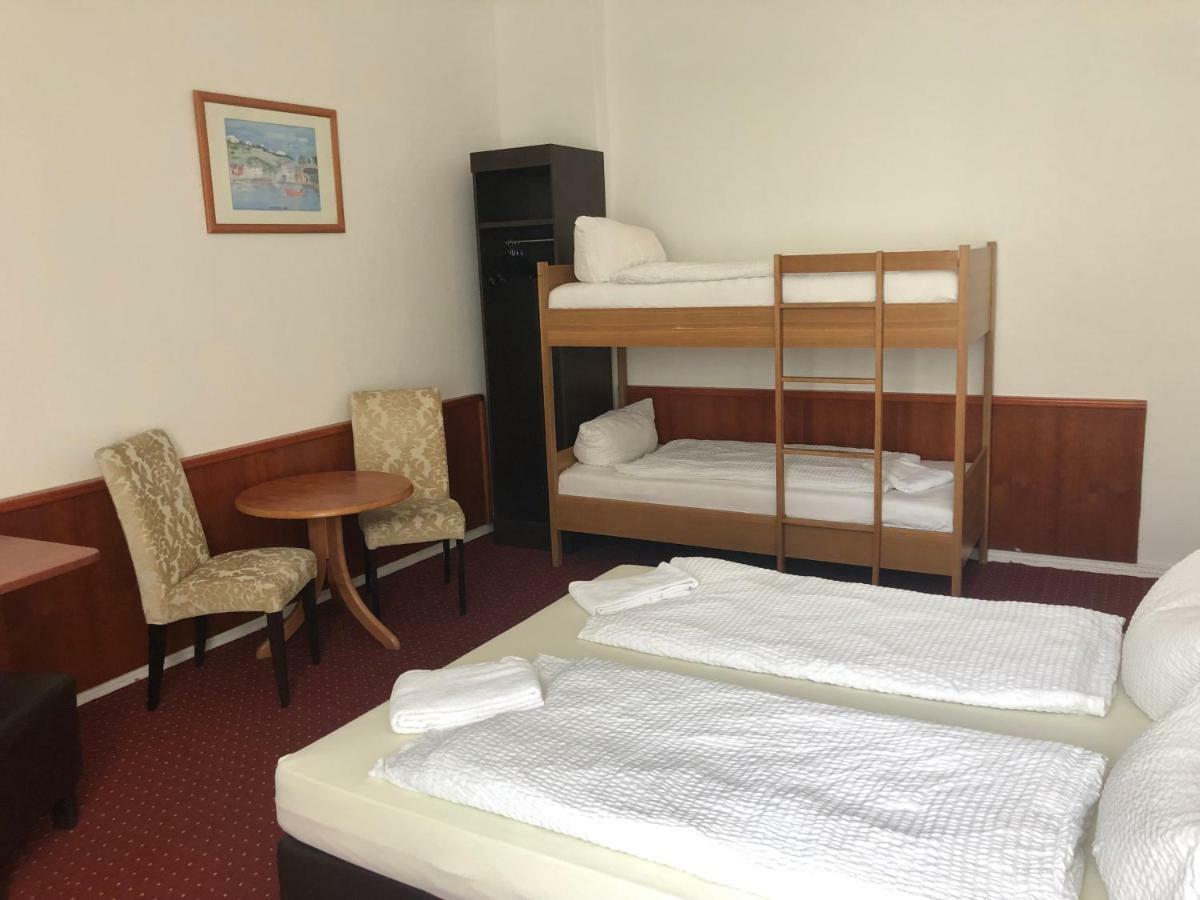 Hotel-Pension Adamshof Berlin Dış mekan fotoğraf