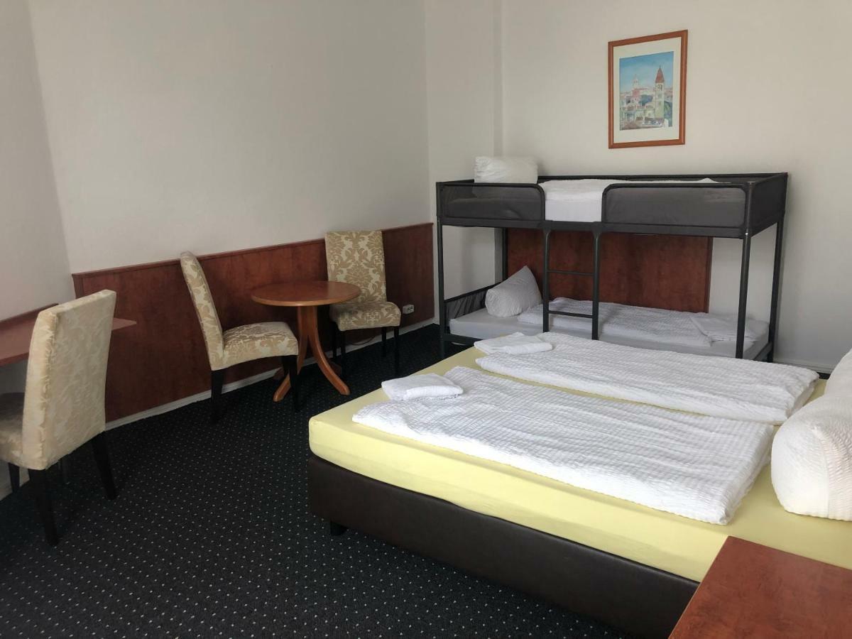 Hotel-Pension Adamshof Berlin Dış mekan fotoğraf